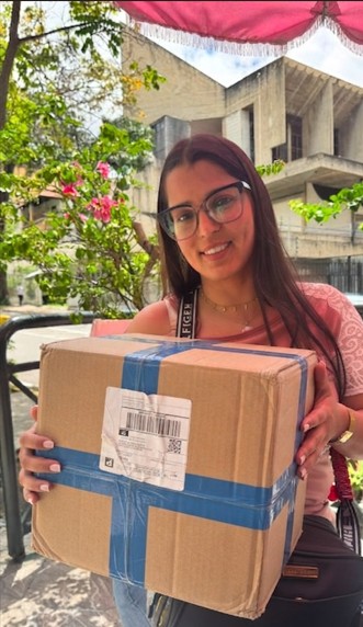 Entrega de calzado deportivo